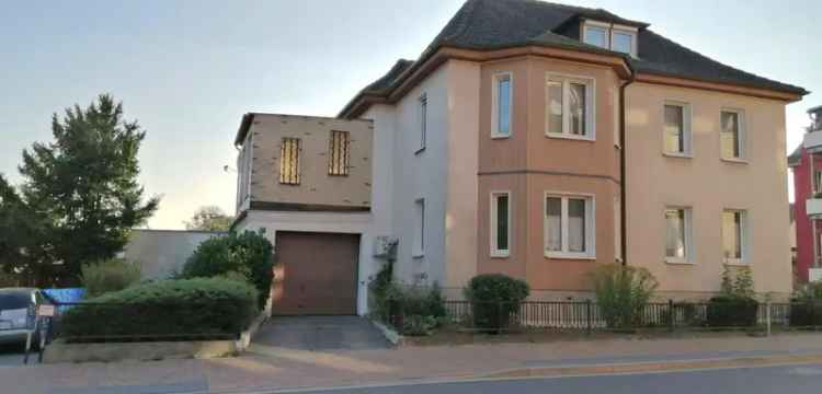 Geräumiges Stadthaus mit zwei Wohneinheiten, Garten, Garage/Werkstatt, Keller u. Carport
