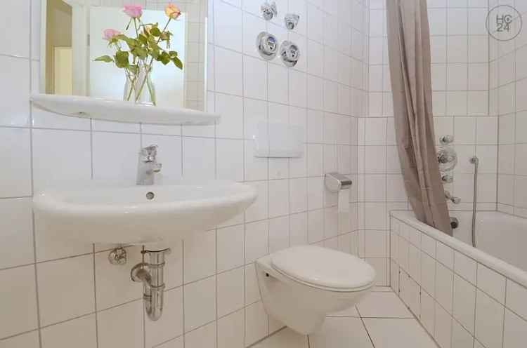 Möblierte 1-Zimmer Wohnung mit Internet und Balkon in Wiesbaden