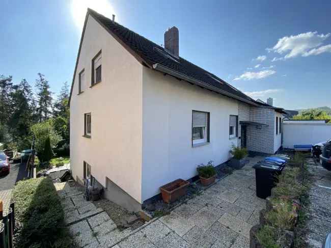 Gepflegtes 4 Familienhaus in naturverbundener Höhenlage von Rhein und Westerwald Nähe Linz/Rhein