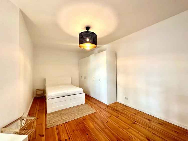 Charmante Altbau-Wohnung im Prenzlauer Berg mit großem Charme