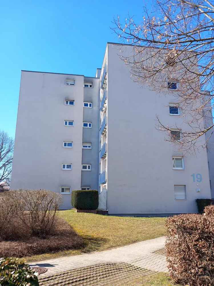 3,5-Zimmer Erdgeschoss Wohnung mit Terrasse Tiefgarage und Kellerraum