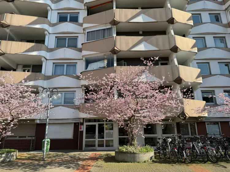 Große 4-Zimmer Wohnung mit 3 Loggien in Zollstock