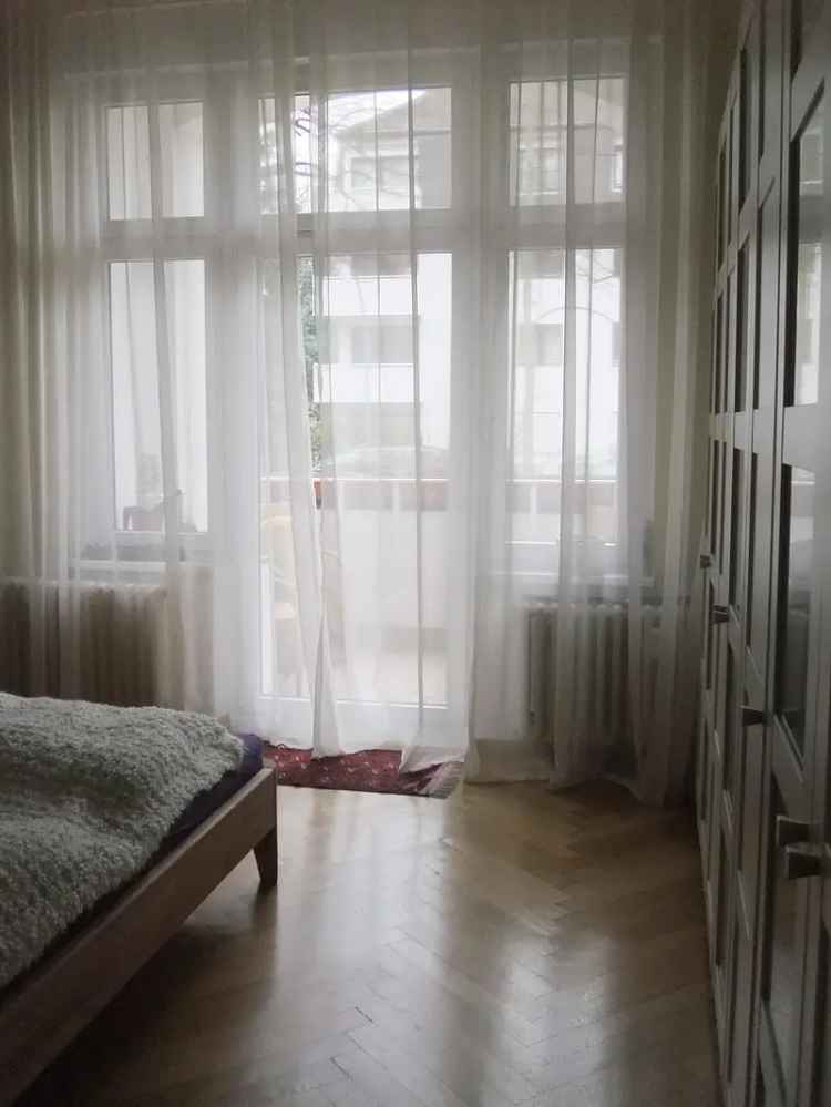Schöne 117,4 m² große 3,5 Zimmer Altbauwohnung  gut geschnitten, toll gelegen