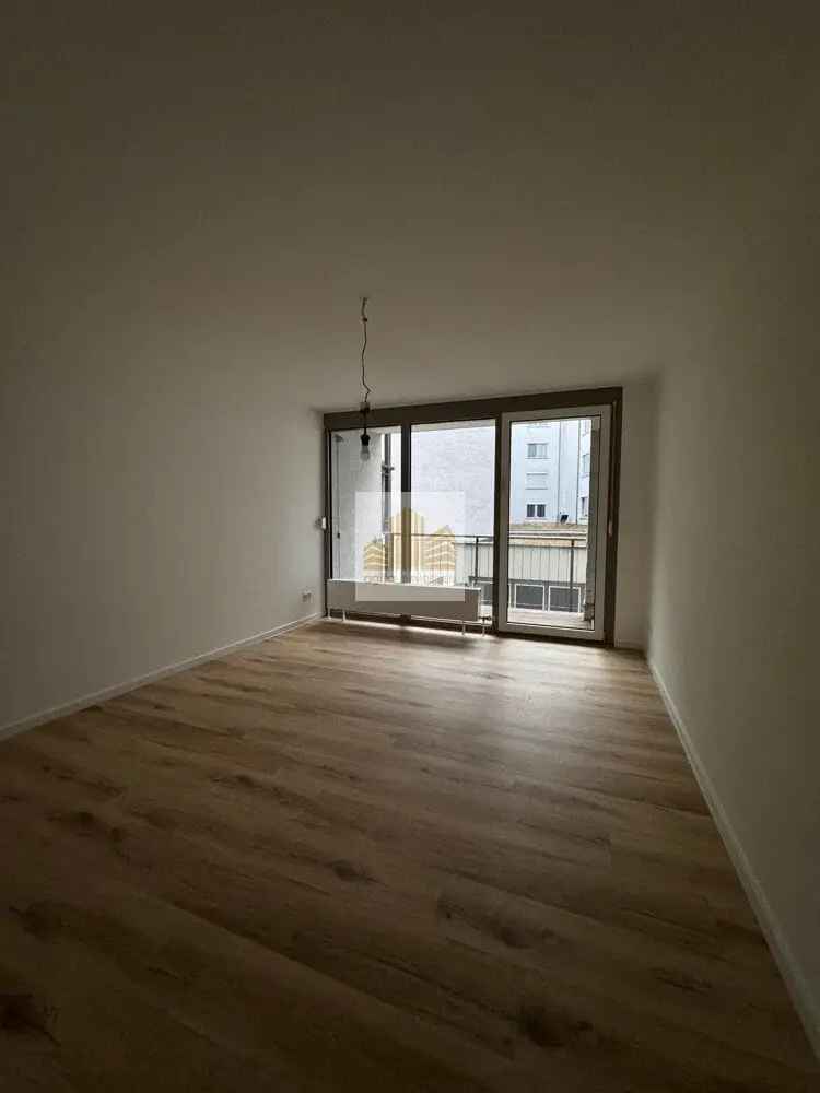 3-Zimmer Wohnung Balkon Badewanne 4 OG Erstbezug Neu Saniert