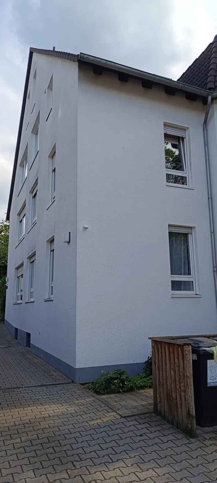 Stilvolle 3,5-Zimmer-Wohnung mit Balkon und EBK incl. Tiefgaragenstellplatz