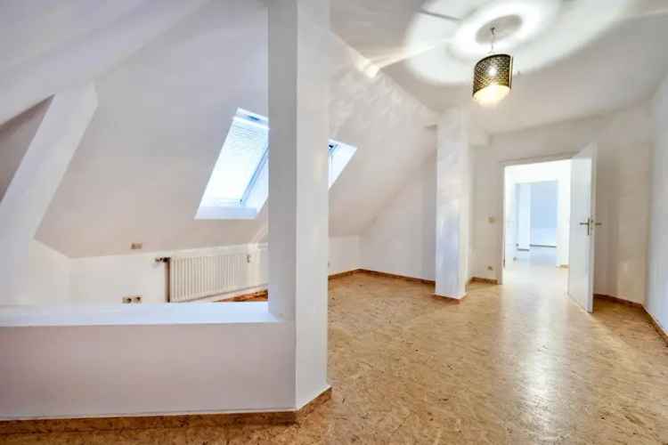++ Charmante 3-Zimmer-Altbauwohnung mit Dachterrasse inkl. Galerie – SOFORT BEZUGSFREI ++