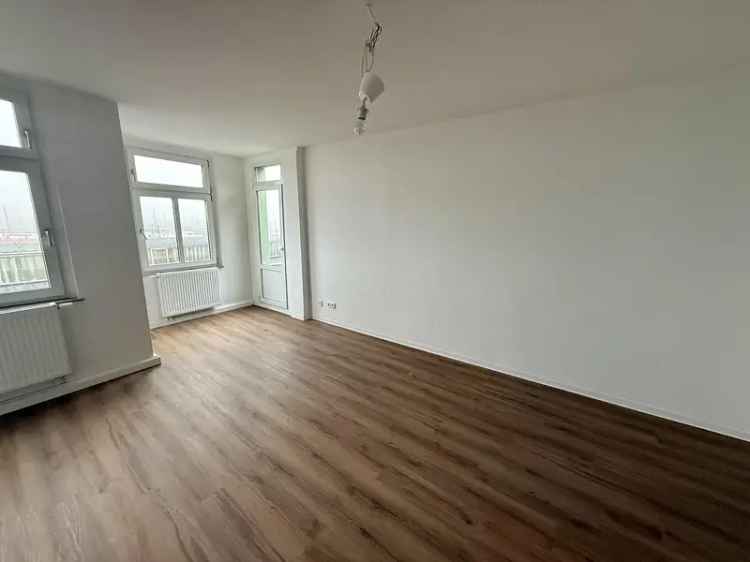 Erstbezug 3-Raum Dachgeschosswohnung mit Balkon und Loggia