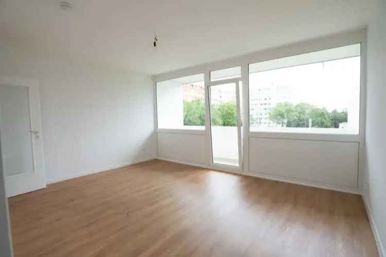 Schöne 1-Zimmer Wohnung mit Balkon - modernisiert