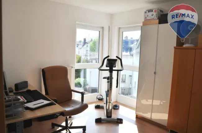 Moderne, helle 3 ZKB-Wohnung mit Balkon in zentraler Lage