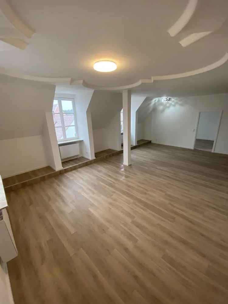 Schöne 2-Zimmer-Wohnung mit EBK im Zentrum