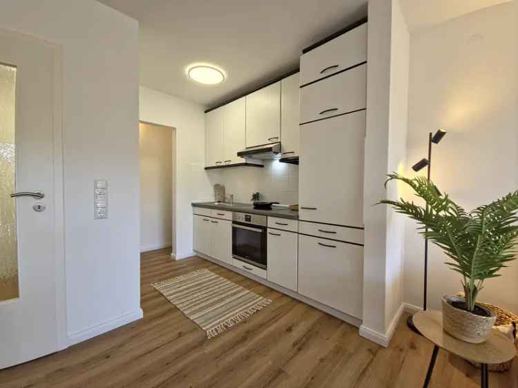 Modernisierte Wohnung in zentraler Lage - bezugsfrei, ohne Provision!