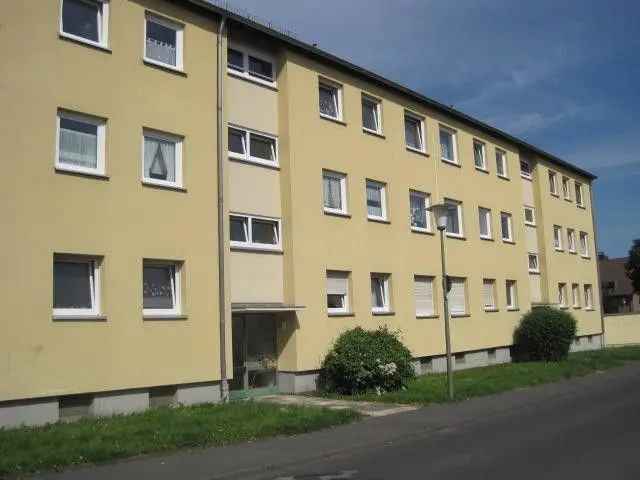 3 Zimmer Wohnung mit Balkon in gepflegtem Mehrfamilienhaus