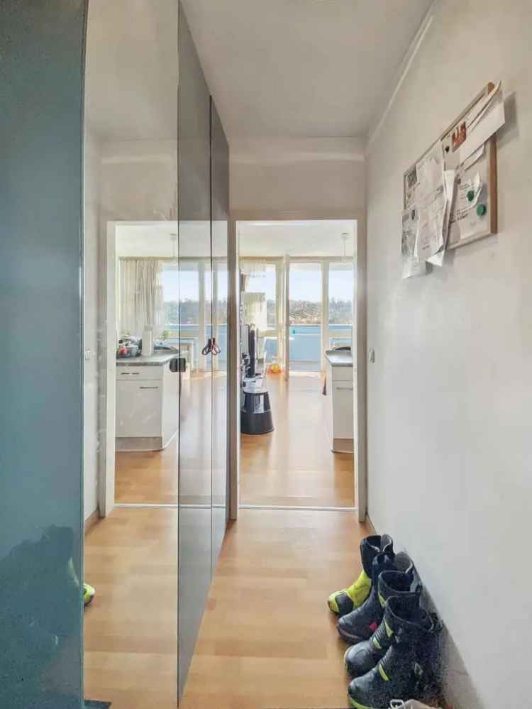 Solide Kapitalanlage: Kompaktes 1-Zimmer-Apartment mit Tiefgaragenstellplatz und Loggia