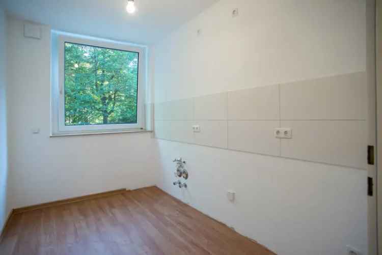 ** TRAUMWOHNUNG ** sanierte 2-Zimmerwohnung mit Loggia