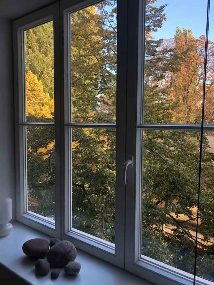 Spreepromenade, sonniger Altbau, schöne Ausblicke