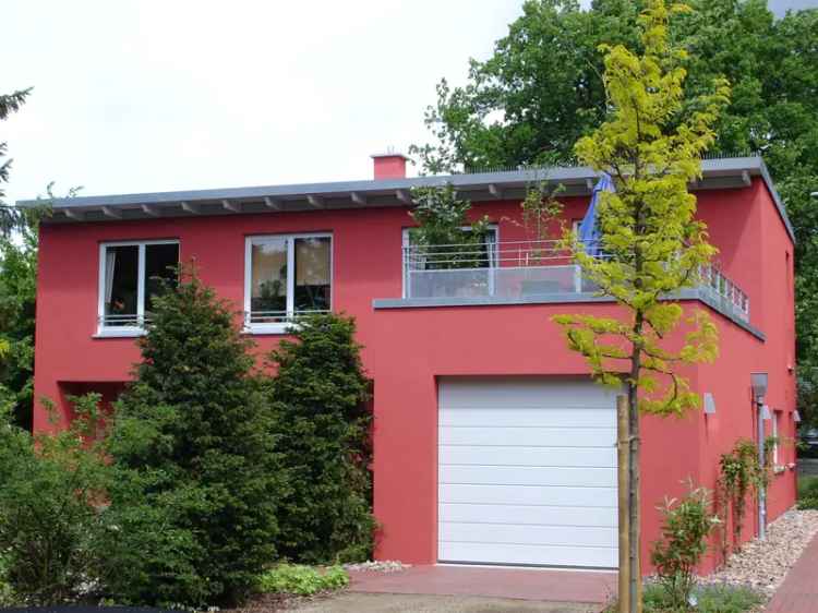 Berufstätige/Rentner, große 3-Zi.-Whg.,1.OG ,neubaugleiches 2-FH-Haus,eigener Eingang, gr. Terrasse,mod. EBK, Bad mit Wanne+Dusche, GWC,Keller, Garage