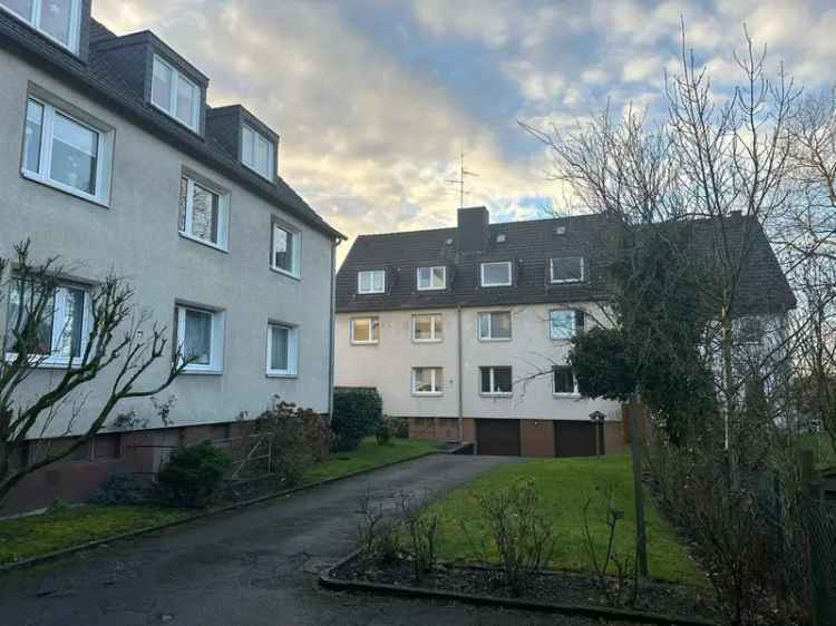KAPITALANLAGE – Gemütliche 2,5 Zimmer DG Wohnung in guter Lage von Essen-Bedingrade