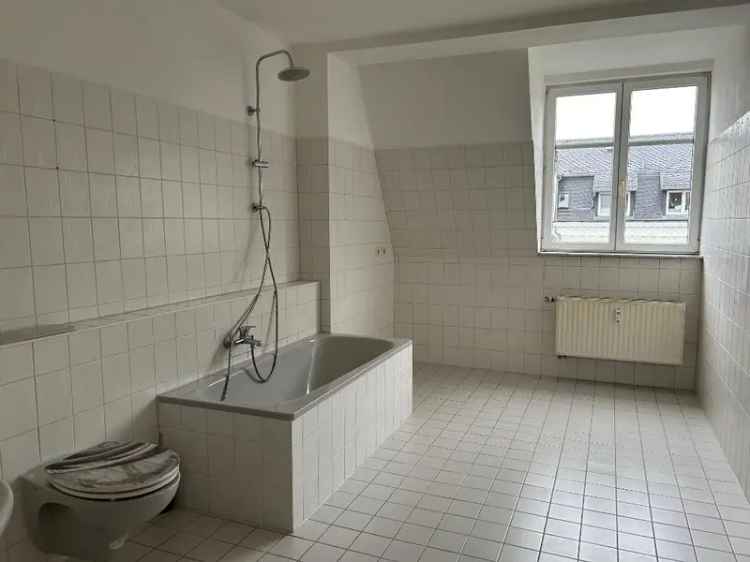 3-Zimmer-Dachgeschoss-Wohnung in der Neundorfer Vorstadt