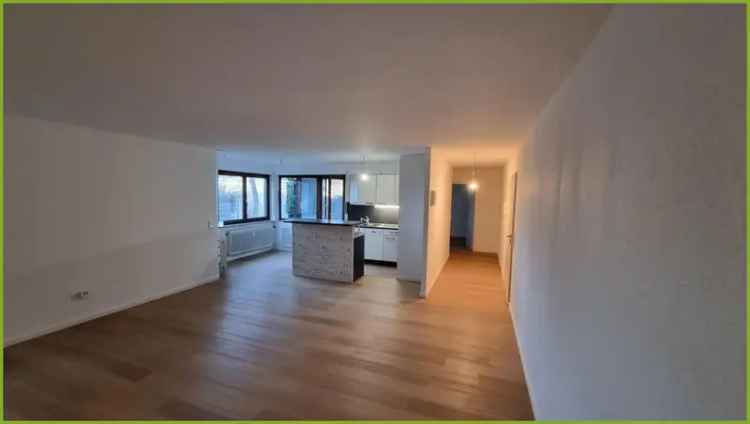 2,5 Zi.-Wohnung mit Wintergarten und Terrasse sowie 1 TG und 2 Spl. aussen