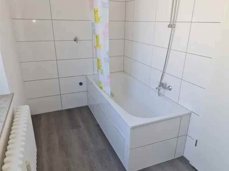 Renovierte 2-Zimmer-Wohnung im 1. Obergeschoss zu vermieten!