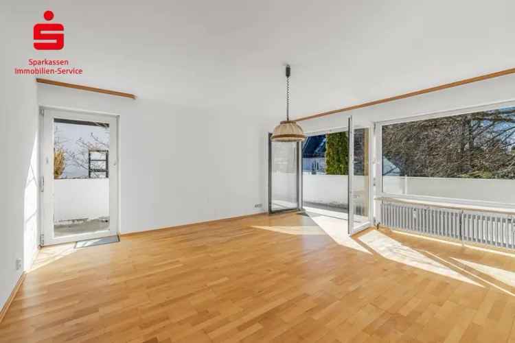 Absolute Toplage: renovierungsbedürftige 3-Zi.-Wohnung mit großem Südwest-Balkon in Altsolln!