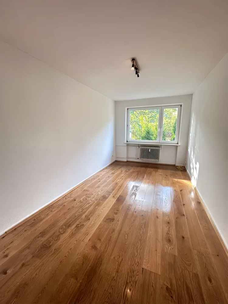 Wunderschöne 3-Zimmer Wohnung mit Balkon in HH-Marienthal !