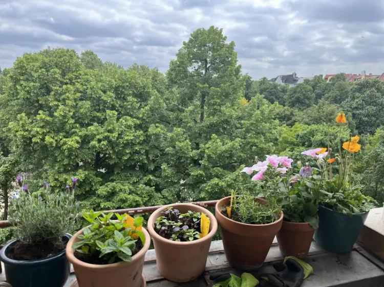 Mieten eine Altbauwohnung in Neukölln mit Blick ins Grüne