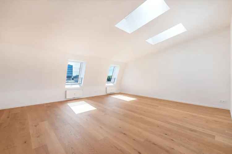 Neuwertige 5-Zimmer-Maisonette mit hochwertiger Ausstattung, Dachterrasse und Traumblick