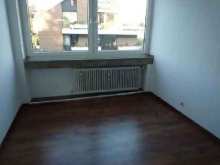 D-Kaiserswerth Wohnung mit Balkon 3 Schlafzimmer