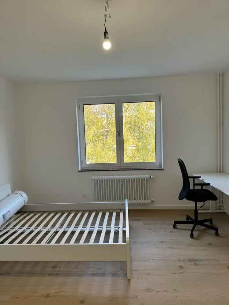 Vollständig renovierte und möblierte 4-Zimmer Wohngemeinschaft in Berlin Spandau