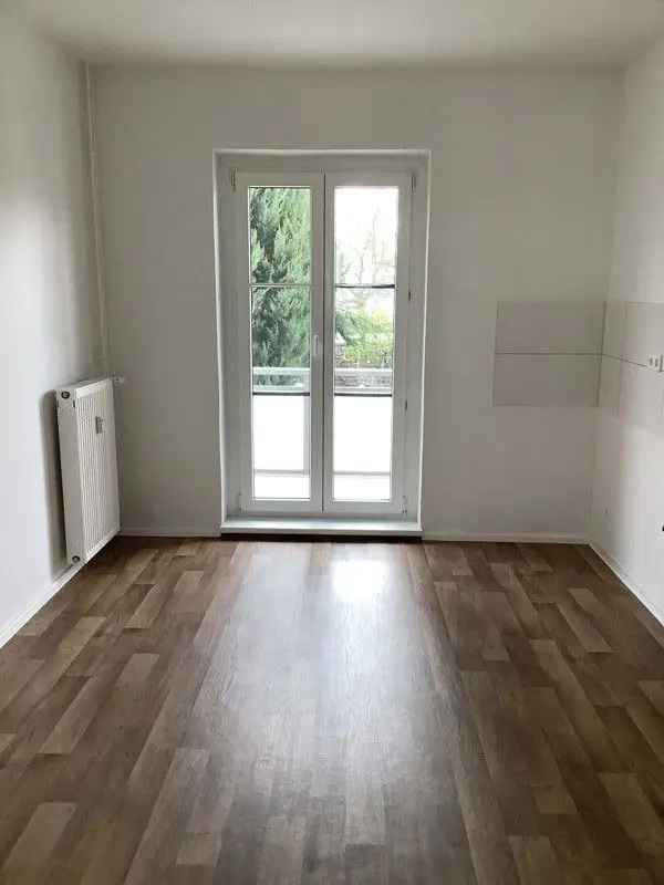 Mieten Wohnung in Elbnähe mit Balkon und saniertem Bad