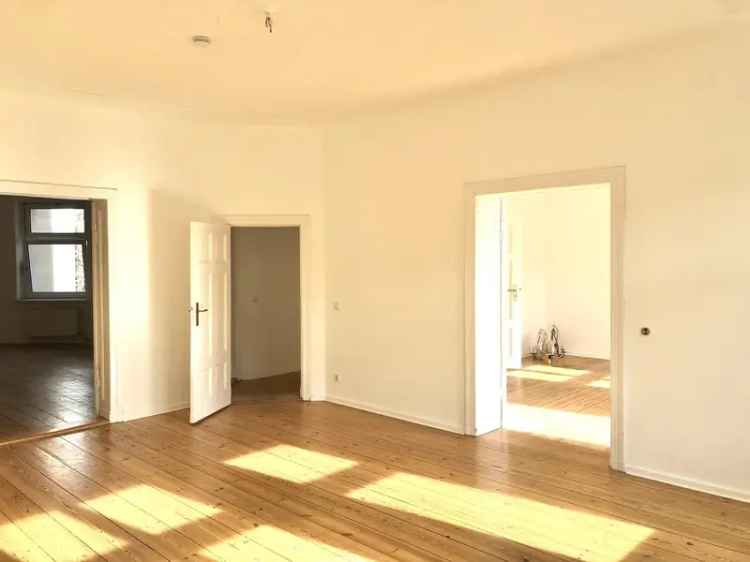 sehr sonnige, gepflegte Altbauwohnung mit Stuck, Balkon, Keller 3Zi.+Kammer bzw. Umbau=4 Z.+K.