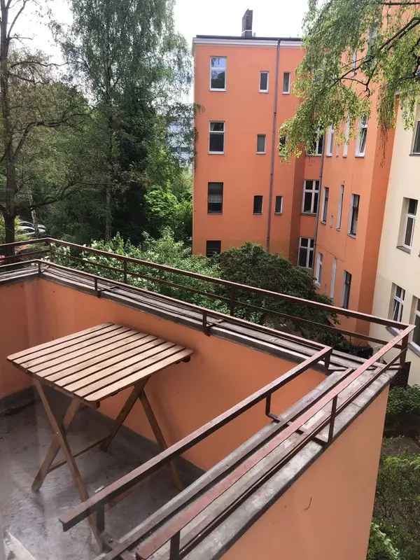 Mietwohnung in Berlin mit Balkon und Nähe zur U9