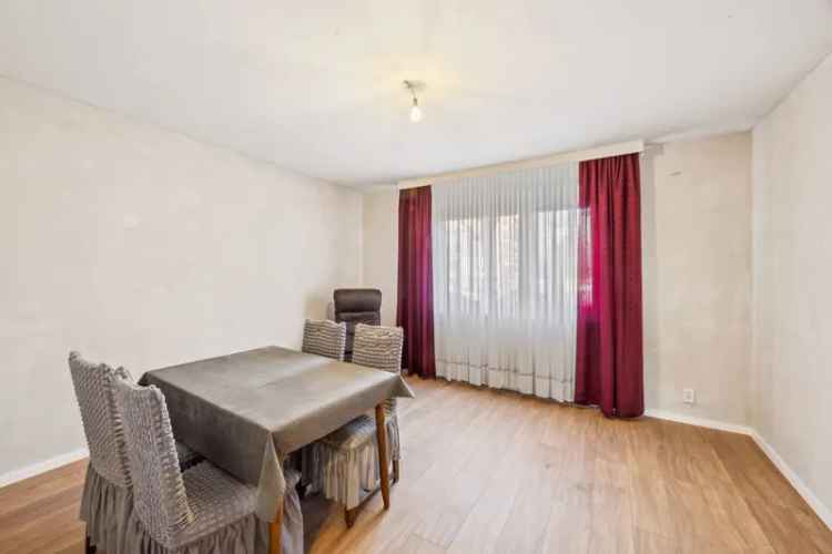Attraktive 2,5-Zimmer-Wohnung mit schöner Terrasse sowie Stellplatz