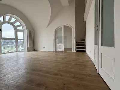 LOFT MITTEN IN SCHWABING, SOFORT EINZIEHEN