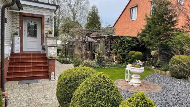 Provisionsfrei! Einfamilienhaus mit Einliegerwohnung in ruhiger Seitenstraße