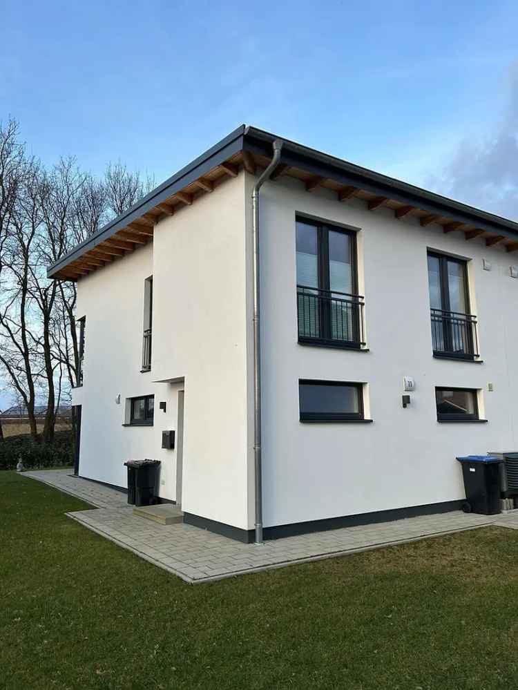 Modernes Doppelhaus, 121 m², 21255 Heidenau