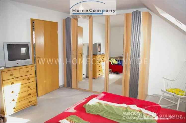 Ruhige, möblierte 3-Zimmer-Wohnung mit Balkon in München- Schwabing-Nord