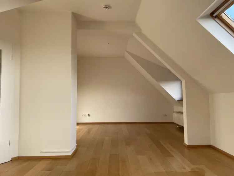 Altbauwohnung Wiesbaden 2 Zimmer 62,5qm Dachterrasse