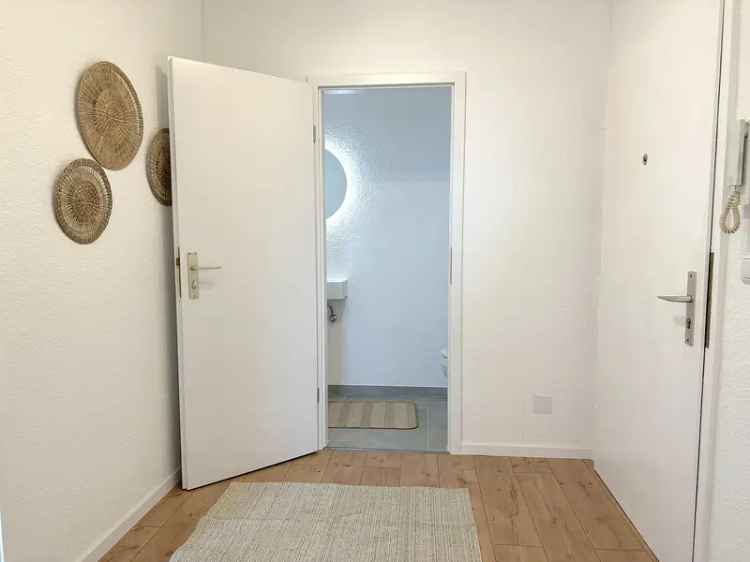 Vollmöbliertes WG-Zimmer mit Balkon in 6er-WG – Top-Lage in Frankfurt!