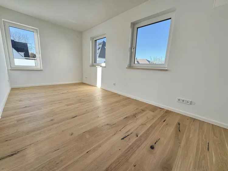 Neubau - DHH* Einzug im März 2025 + 30m² Süd-West Dachterrasse / Haus 4 ( Bestlage DAH Süd )