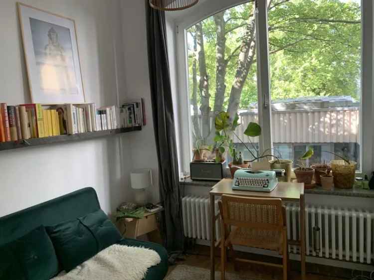 Wohnung mieten in Pankow Berlin mit Balkon und großem Bad