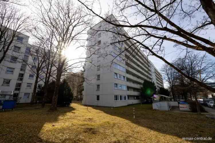 RE/MAX – 2-Zimmer Whg. nähe Olympia-Einkaufs-Zentrum!