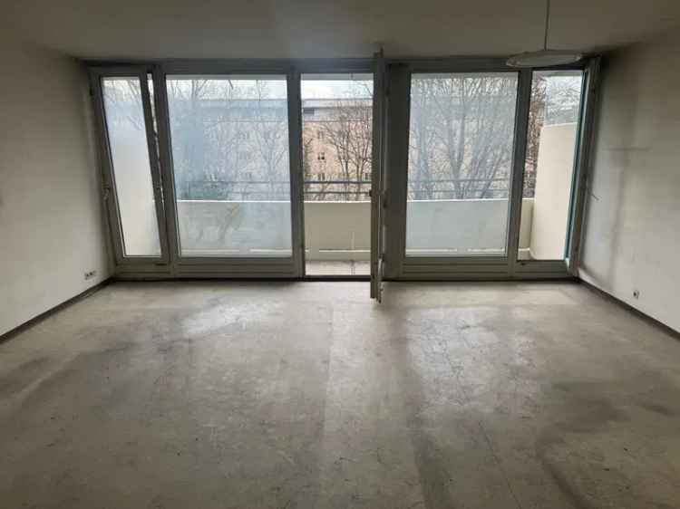 Brück Immobilien – *Paketverkauf* 3 x 1 Zi.-Appartements zum selbst renovieren mit Ost-Loggia