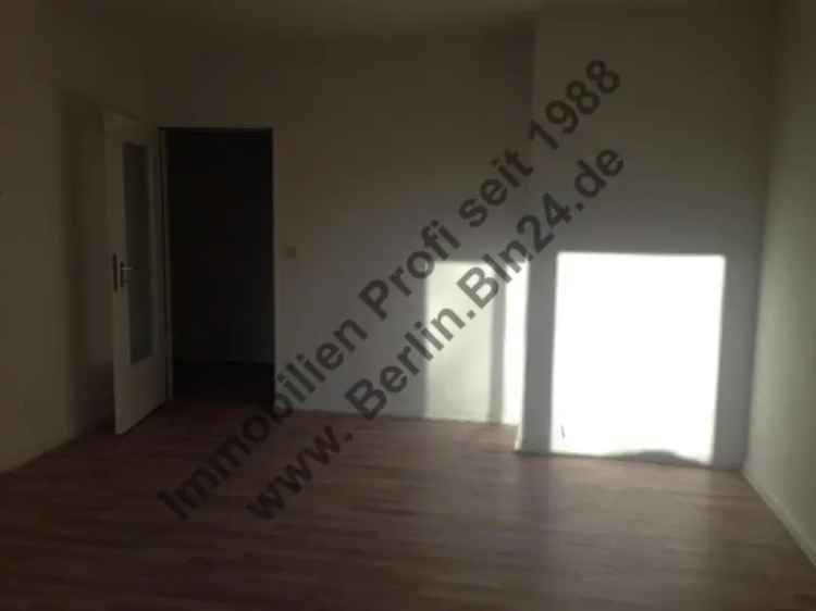 Ferienwohnung kaufen in Mitte/Wedding mit Balkon und Hotelservice