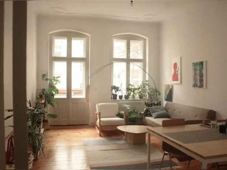 Mieten gemütliche zwei Zimmer Wohnung in Neukölln mit Balkon und Badewanne