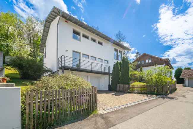 Modernisierte Architektenvilla mit Panoramablick