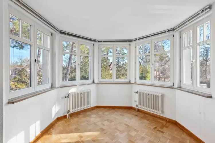 Ruhiges Penthouse mit großem Balkon in begehrter Toplage von Wannsee