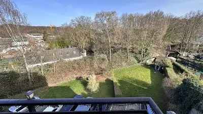 DEIN NEUES ZUHAUSE: BALKON, MIT BLICK INS GRÜNE