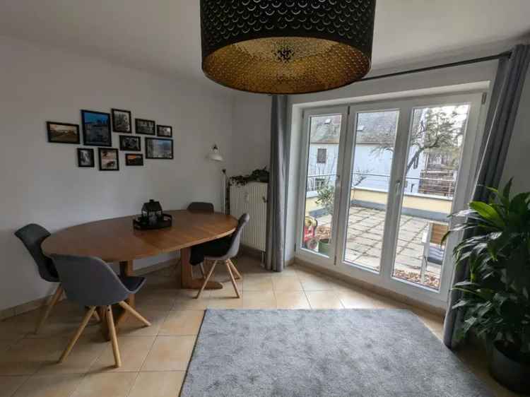 2,5 Zimmer Wohnung kaufen in München mit großer Terrasse und Stellplatz